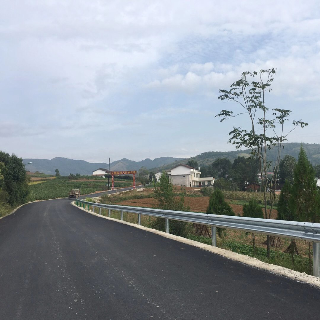 鄉村波形護欄